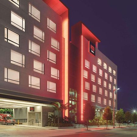 Radisson Red Miami Airport Hotel Exterior photo